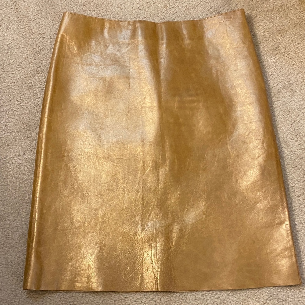 Golden leather lined skirt by Vivian Tam, size 3
